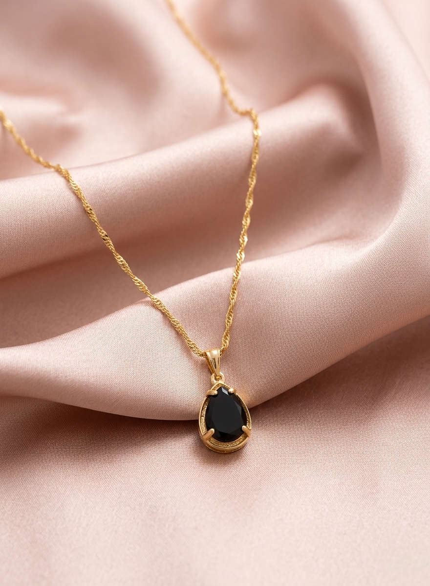 Colar gota black